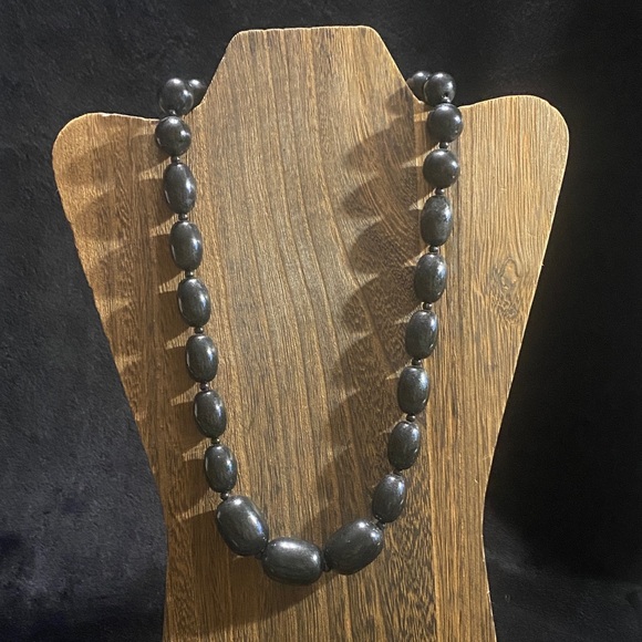 Graduated Black Beaded Necklace - Picture 1 of 8
